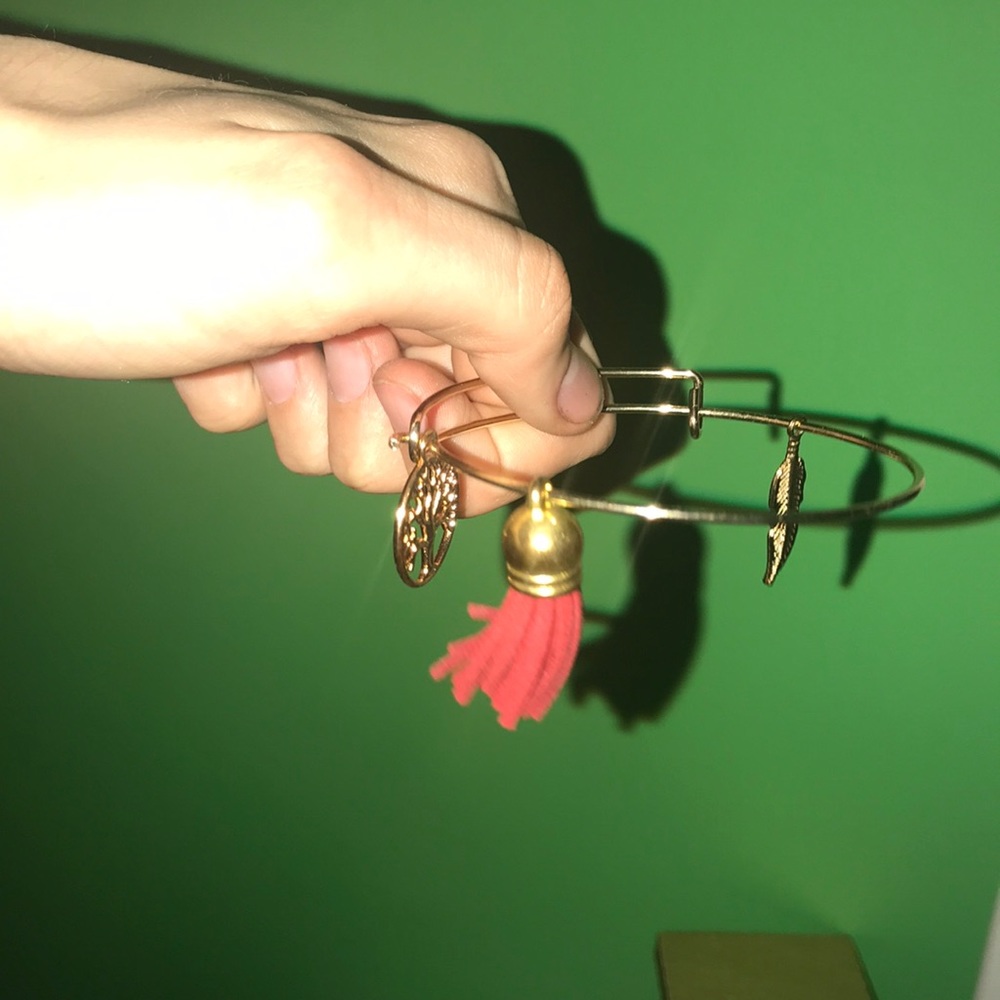 dangle bracelet/charm bracelet